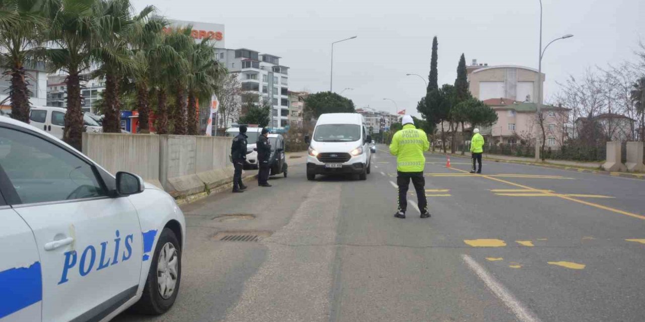 Emniyetten şehrin giriş ve çıkışlarında şok denetim