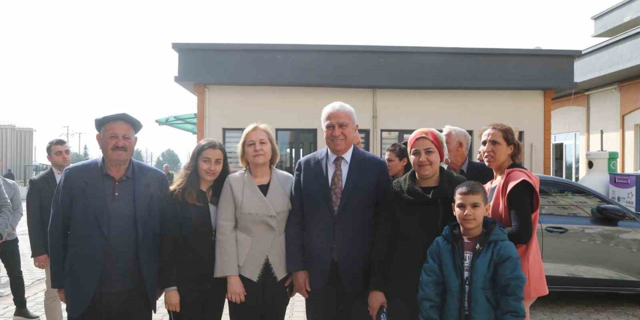 Başkan Atay, depremzedeler ile görüştü