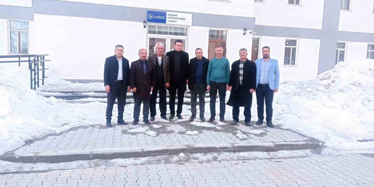 Başkan Aksaç: “Muhtarlar günün 24 saati depremzede ailelerin hizmetindedir”