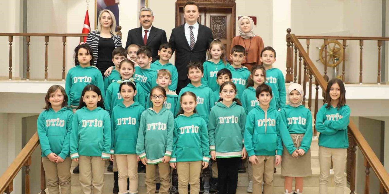 Minik öğrencilerin hayat hikayeleri kitap oldu