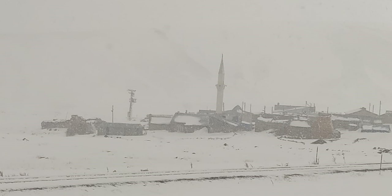 Aşkale’de kış etkisini sürdürüyor