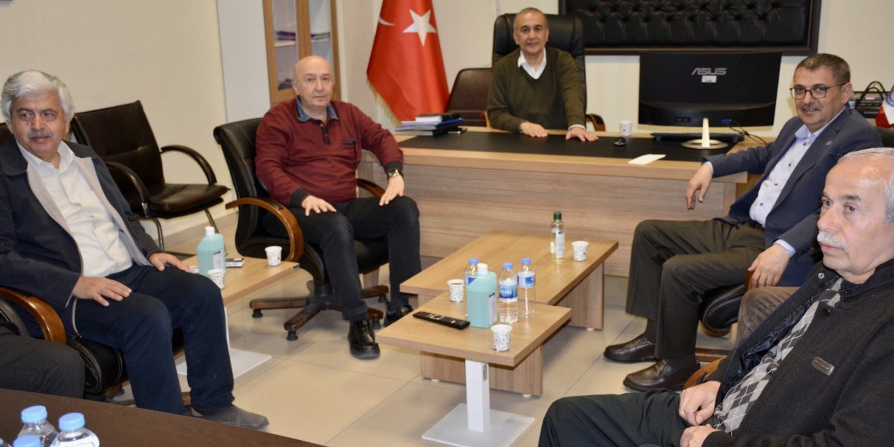 Rektör Kutluhan depremden etkilenen üniversitelere destek verdi