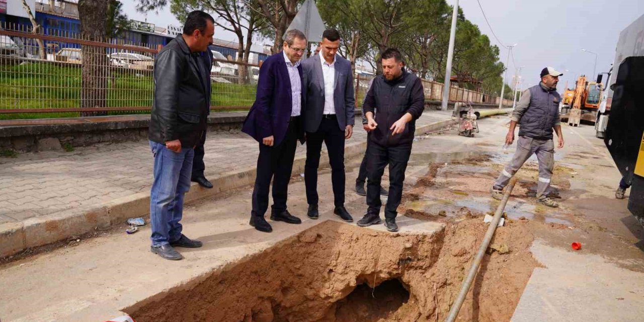 Ayvalık’ta Başkan Ergin doğalgaz çalışmalarını inceledi