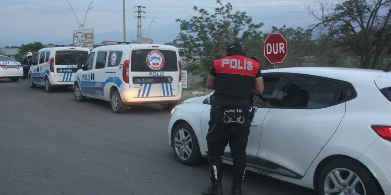 Erzincan’da çeşitli suçlardan aranan 58 kişi yakalandı, 19 kişi gözaltına alındı