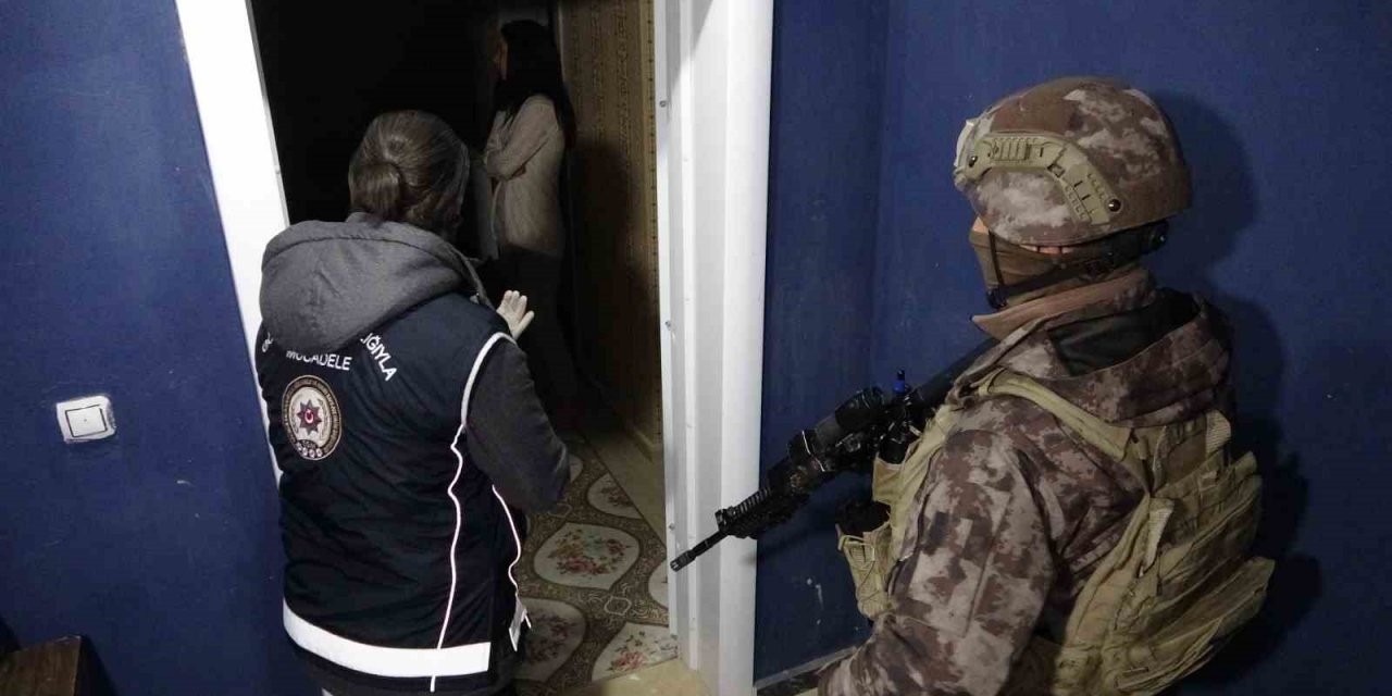 313 personelle 5 ilde organizatörlere şafak operasyonu