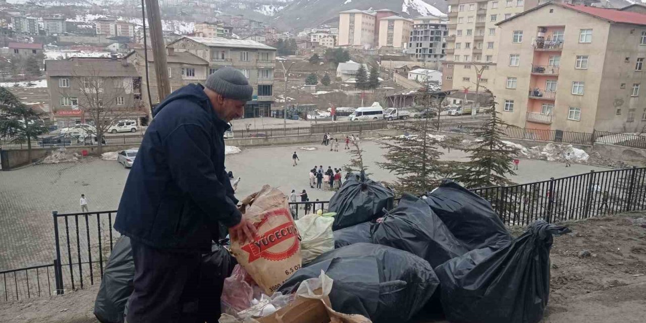 Hakkari Belediyesinden bahar temizliği