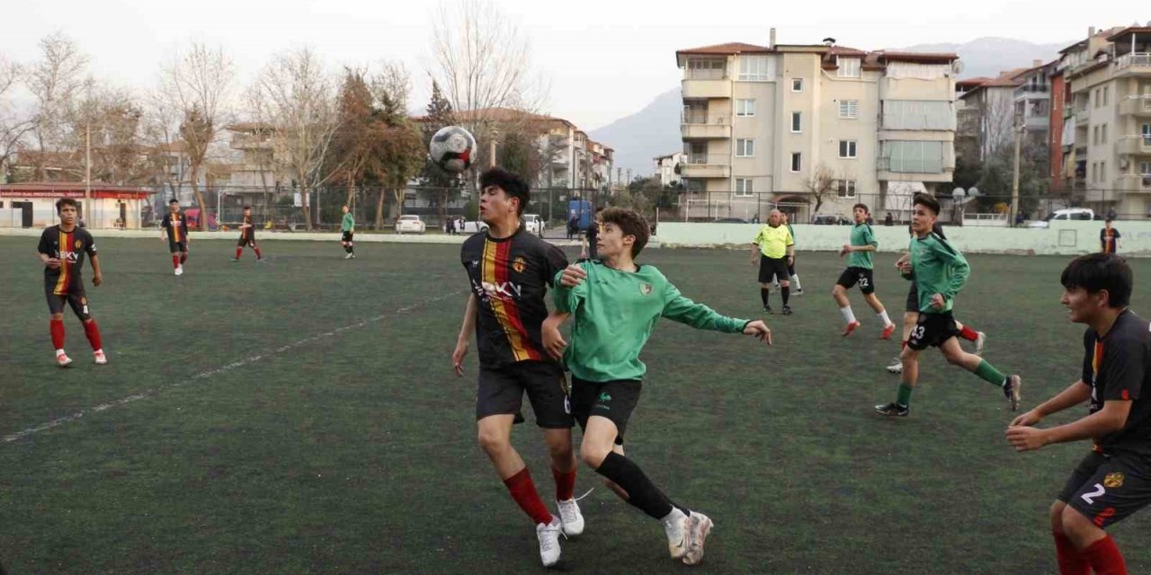 Genç horozlar kalan 3 maça odaklandı