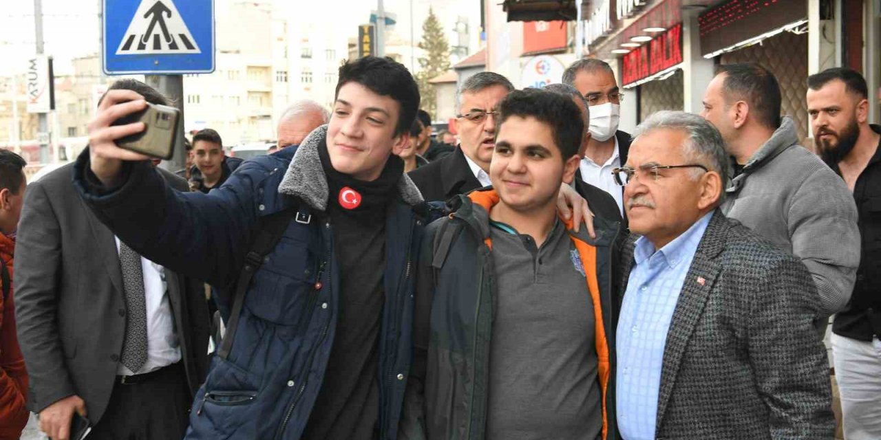 Başkan Büyükkılıç, Düvenönü esnafı ile buluştu