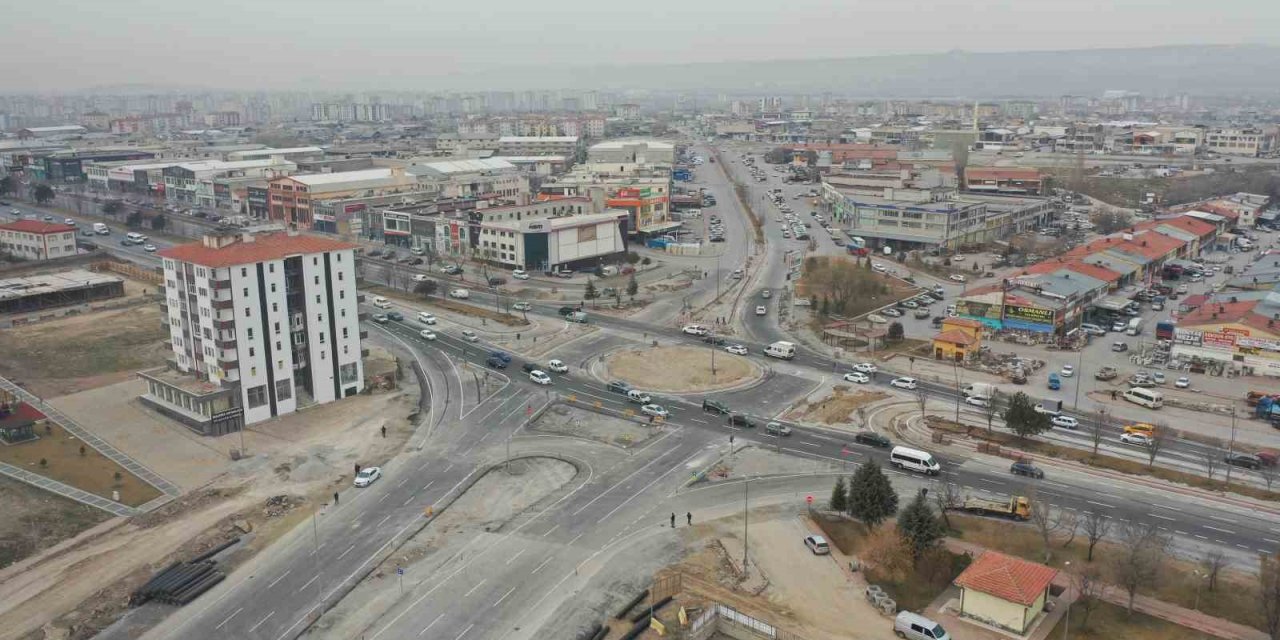 Büyükşehir, 20 milyon TL maliyetle Sivas Bulvarı’nı Kocasinan Bulvarı’na bağladı