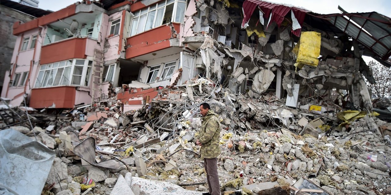“Depremzedelere öykülerini anlatmaya zorlamayın”