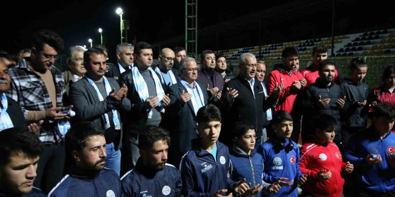 Kaş Belediye Spor futbol takımı sezonu dualarla açtı