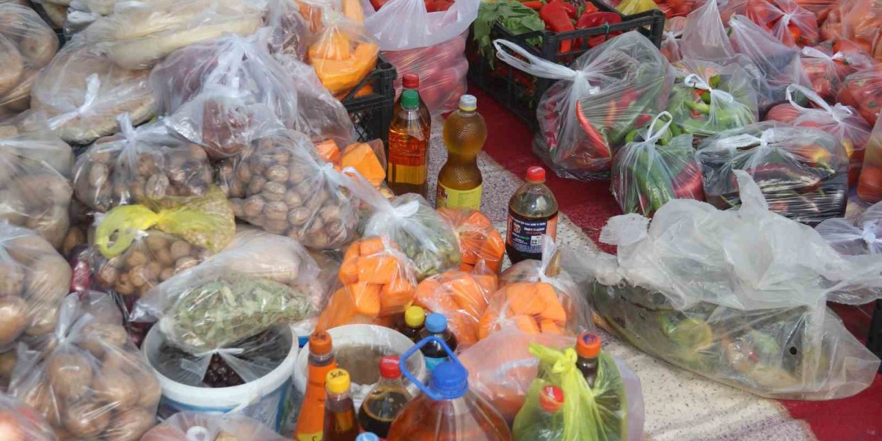Fethiye’de ’Askıda Sebze Ve Meyve’ ile depremzedelere yardım edilecek