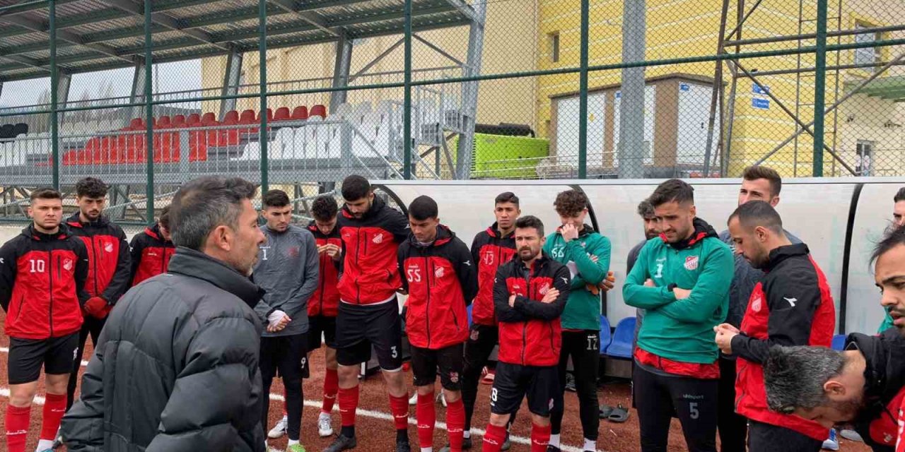 1969 Bilecik Spor Kulübü futbolcularından zorlu Tekirdağ deplasmanı öncesi moraller yerinde