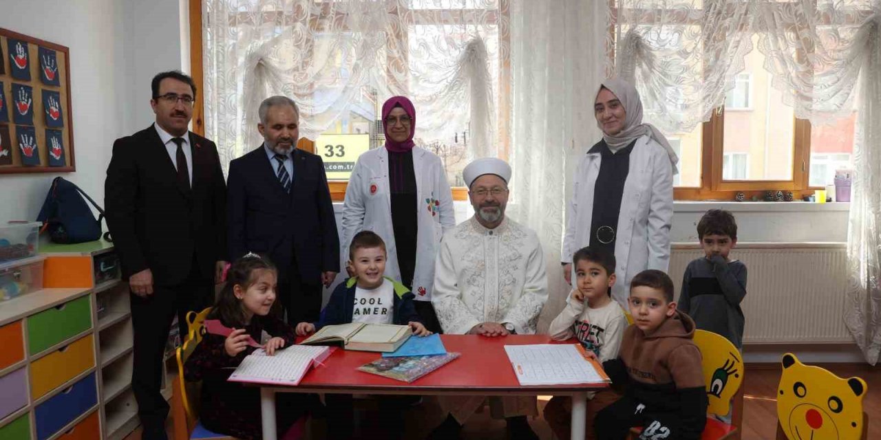 Diyanet İşleri Başkanı Erbaş’tan Keçiören “İyilik Çarşısı”na ziyaret