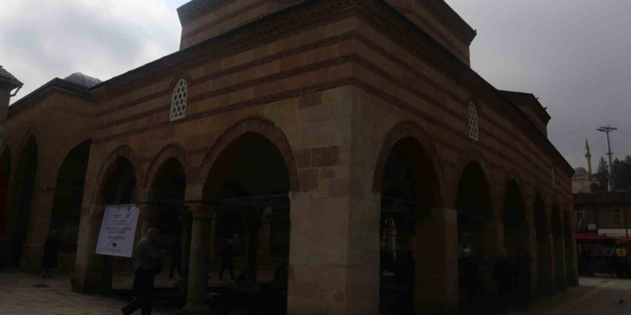 Tarihi Nasrullah Cami yeniden ibadete açıldı