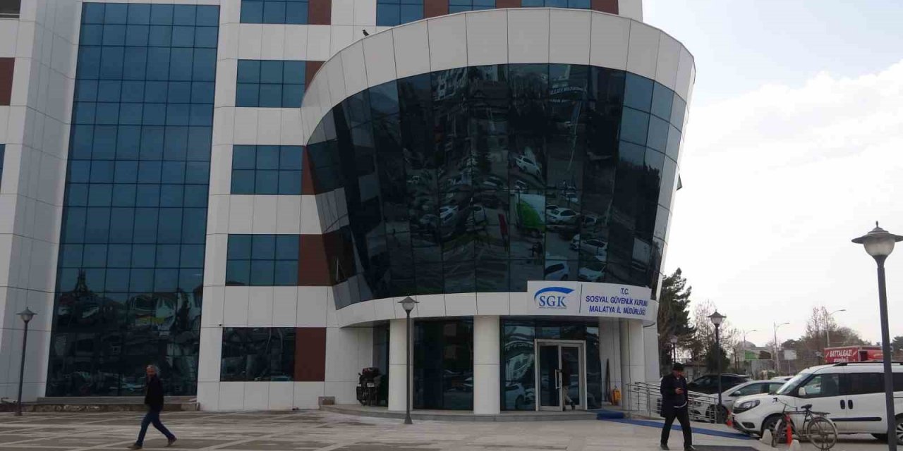 Malatyalı depremzedelerden EYT başvurusu