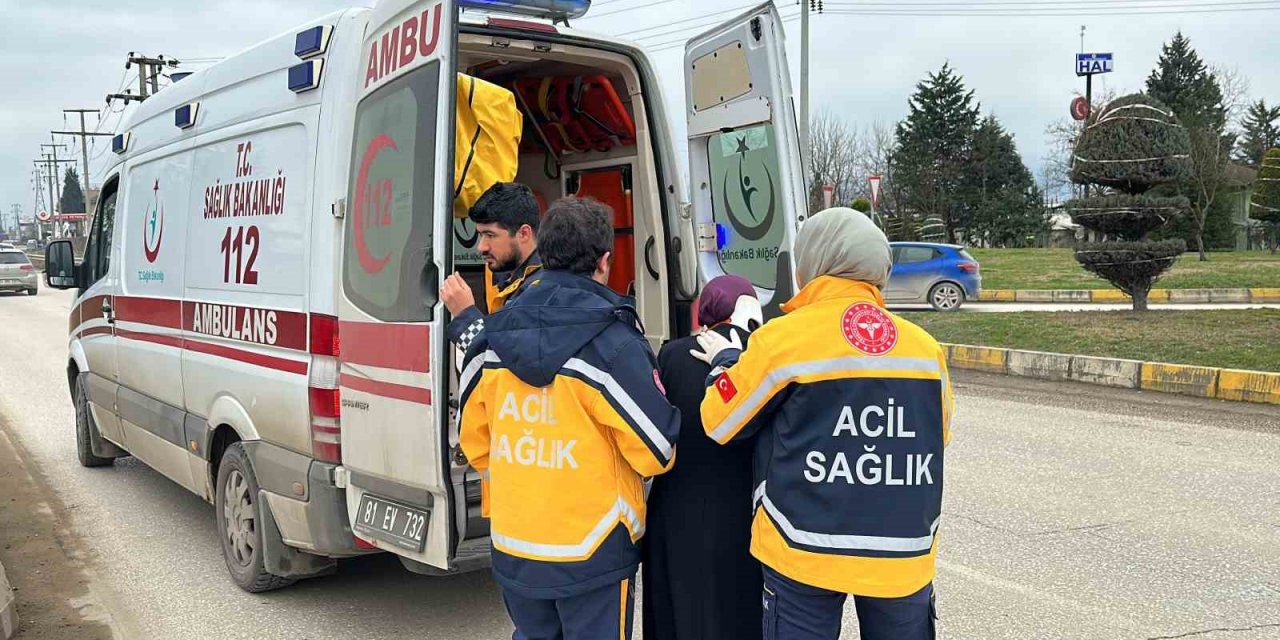 Otomobiller çarpıştı: 4 yaralı