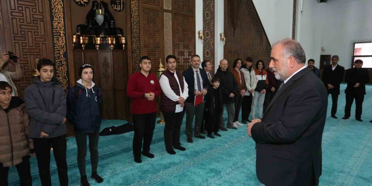Başkan Sandıkçı: “Gençler bizim geleceğimiz"