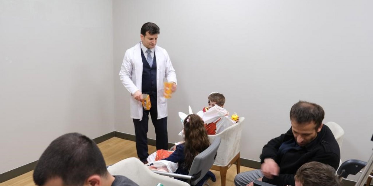 Tedavileri süren depremzede çocuklar için hastanede sinema etkinliği