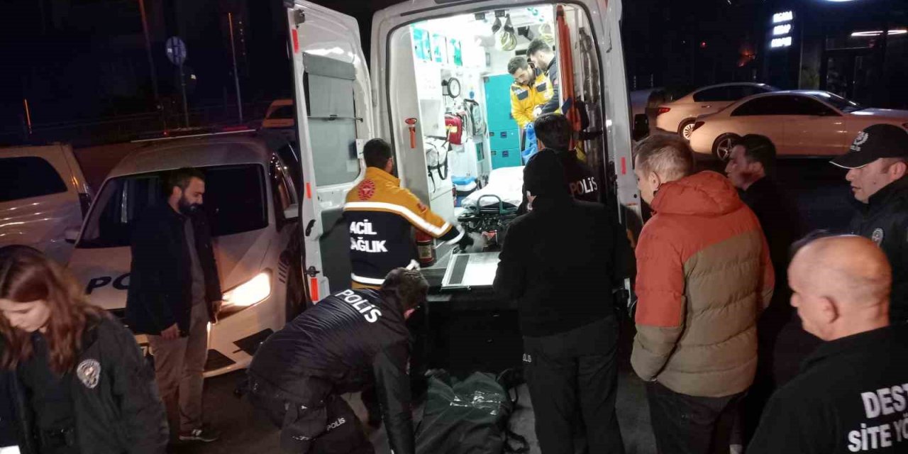 Bayrampaşa’da feci kaza: Kendi kullandığı ticari aracın altında kalan sürücü hayatını kaybetti