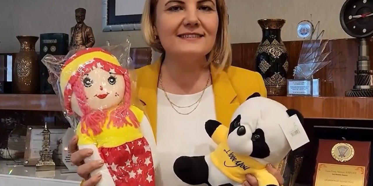 Depremzede çocuklar için sahaya oyuncak atılacak