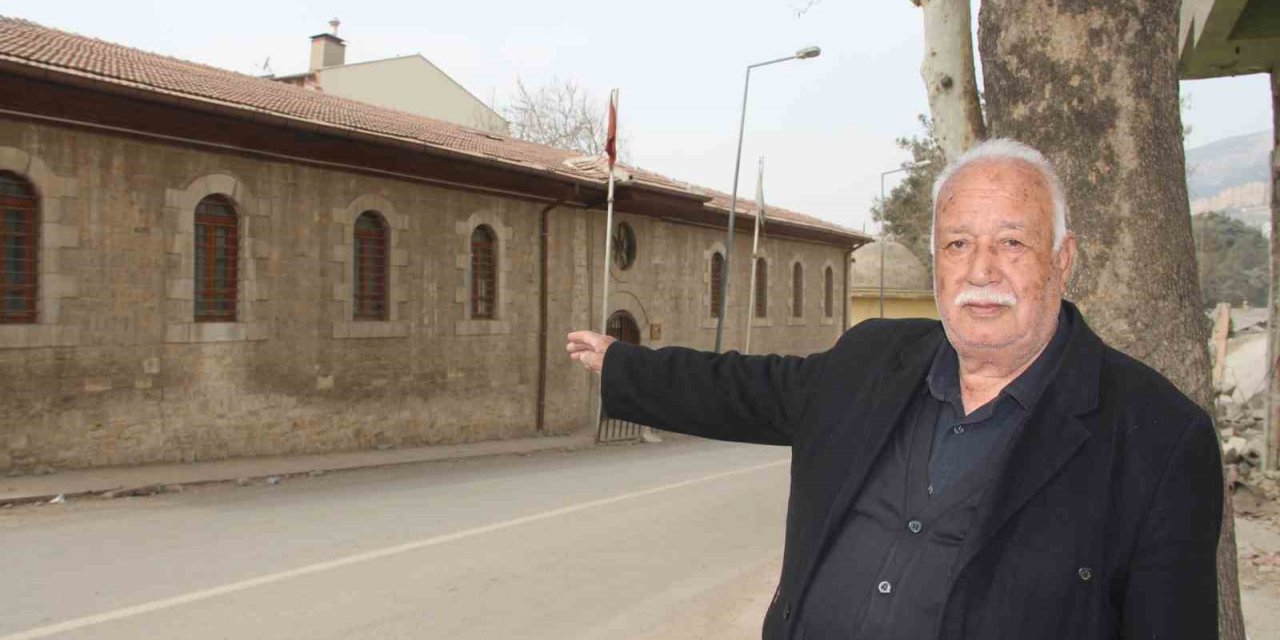 Tam 3 asırlık tarihi taş kilise depremde zarar görmedi