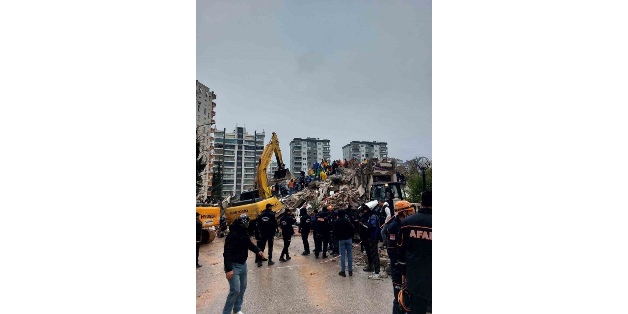 100 kişiye mezar olan apartmanın müteahhitti baba-kız aranıyor