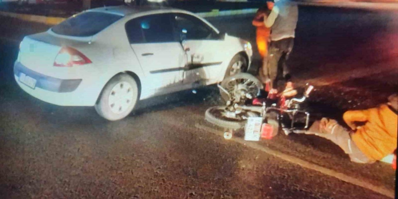 Motosiklet ile otomobil çarpıştı: 1 yaralı