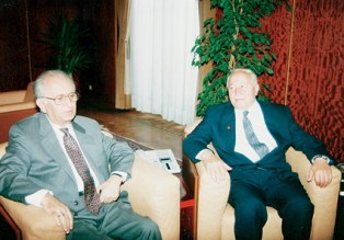 Erbakan ile Cindoruk el ele iktidara