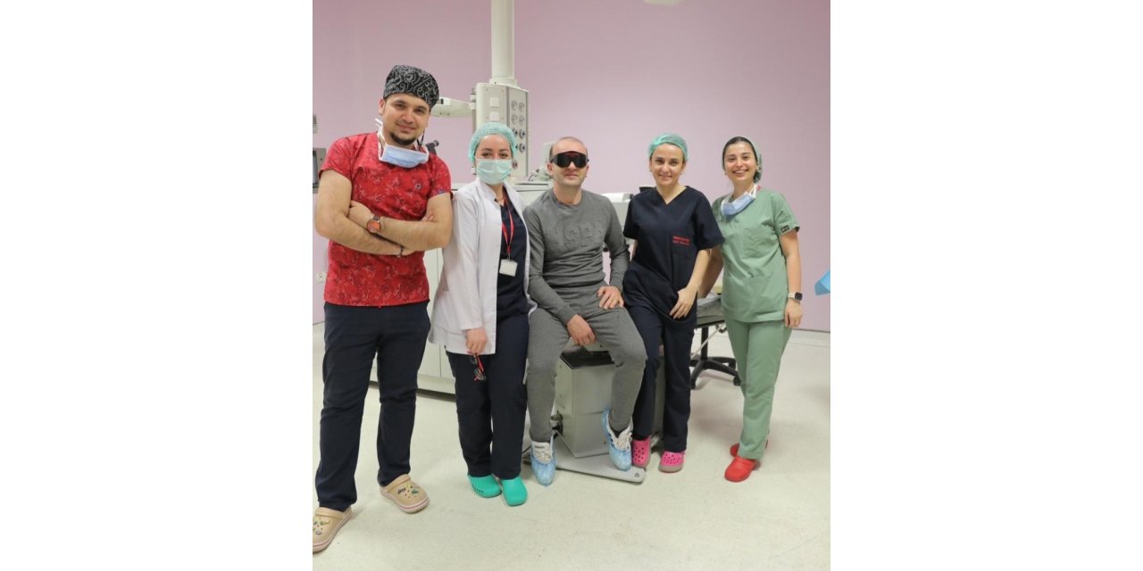 Göz ülserinden 20 saniyede lazer ile kurtuldu