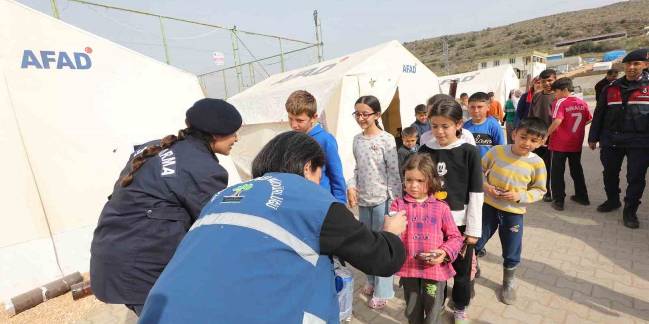 Şehitkamil’de depremzedelerin ihtiyaçları karşılanıyor
