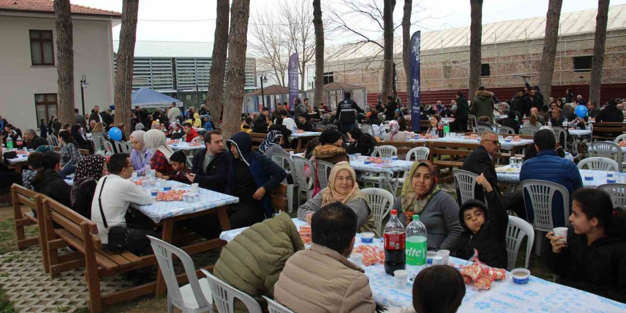 Aydın Büyükşehir Belediyesi depremzede aileleri ağırladı