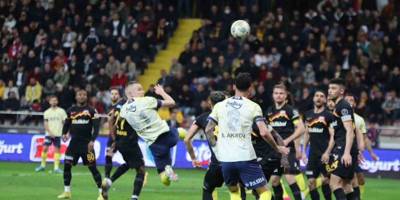 Attila Szalai cezalı duruma düştü