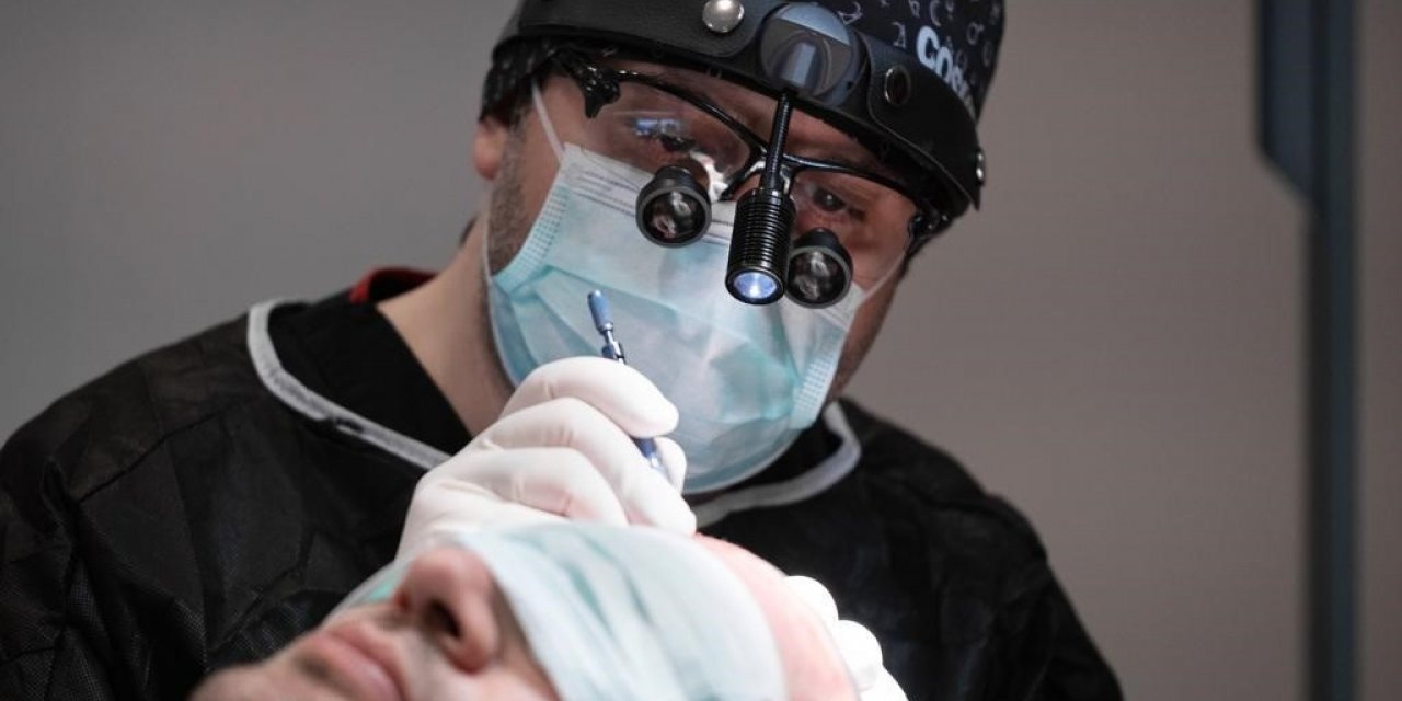 Dr. Levent Acar: "Saç ekiminde doğal görünüm nasıl elde edilir"