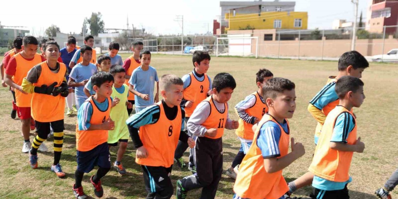 Seyhan’da spor okulları kaldığı yerden devam ediyor