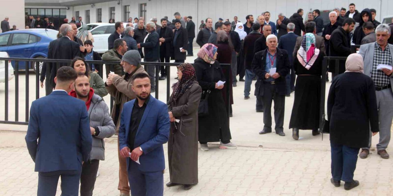 Muhtarlık seçimleri cumhurbaşkanlığı seçimlerini aratmadı