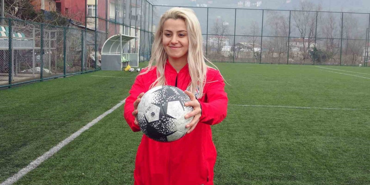 Enkazdan çıktı, yeşil sahalara koştu