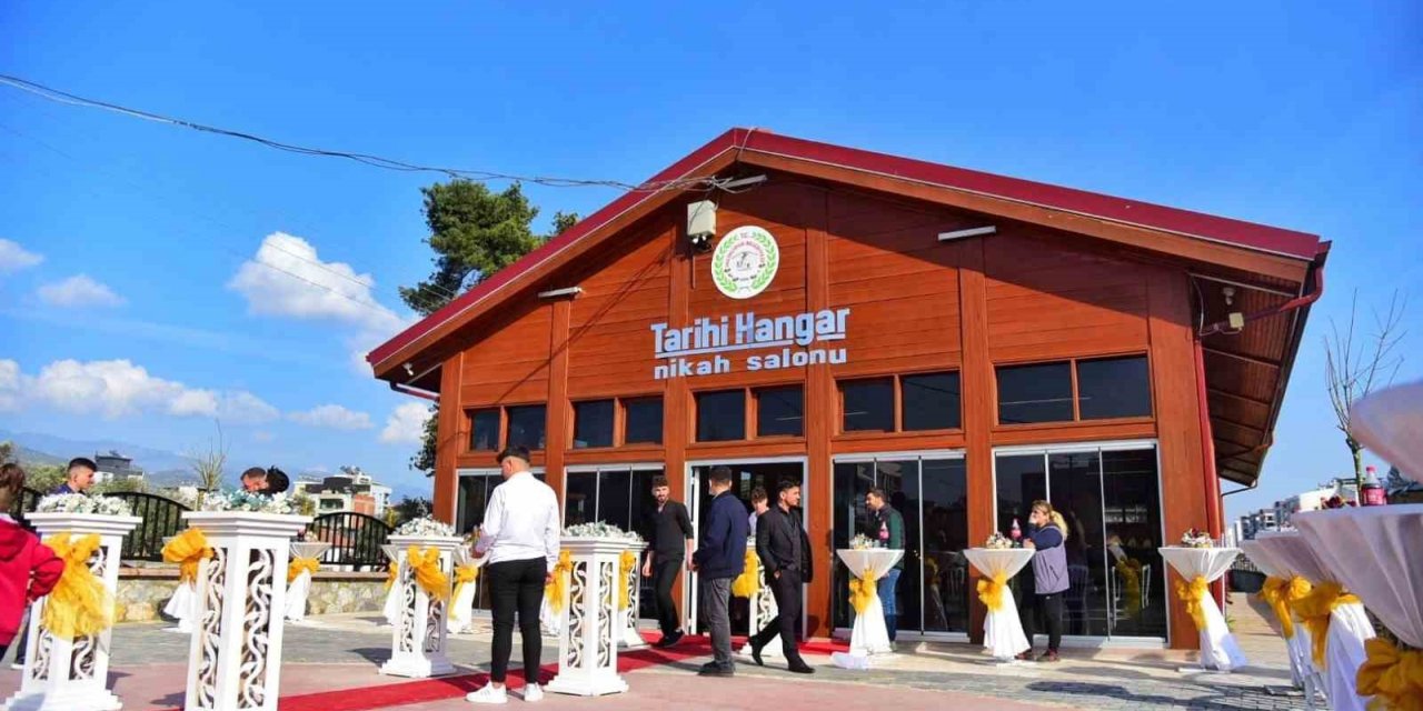 Tarihi hangarlar yeniden hayat buldu