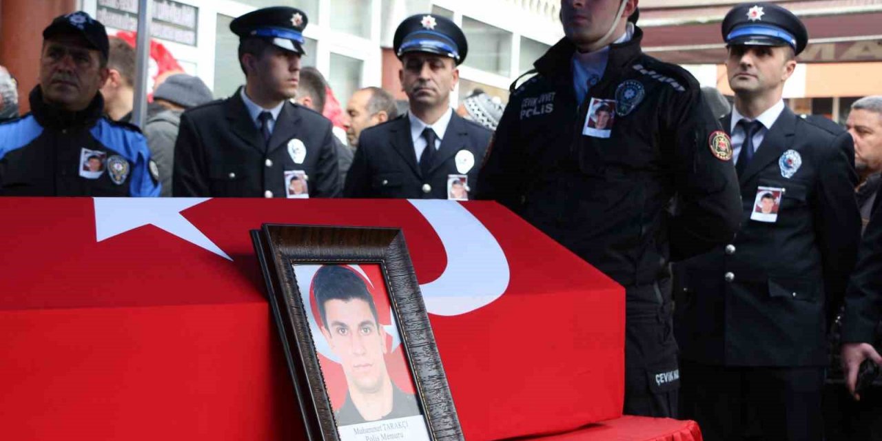Deprem bölgesinde şehit olan polis memuru Rize’de son yolculuğuna uğurlandı