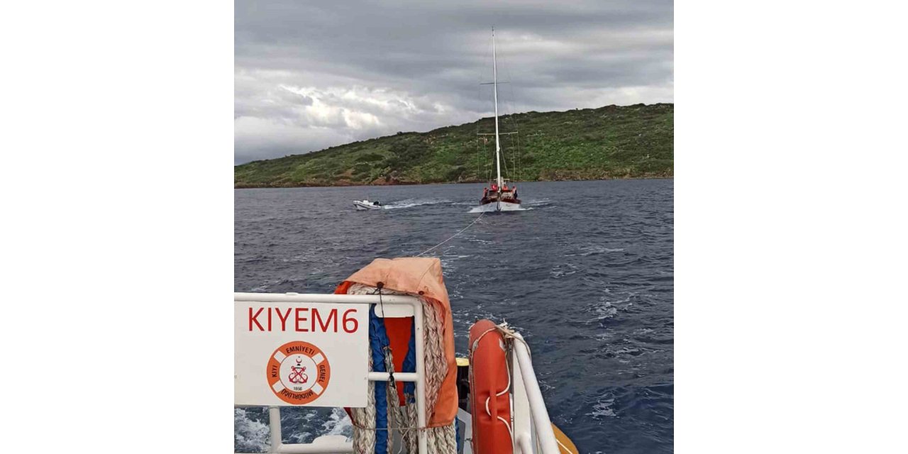Motor arızası nedeniyle sürüklenen tekne kurtarıldı