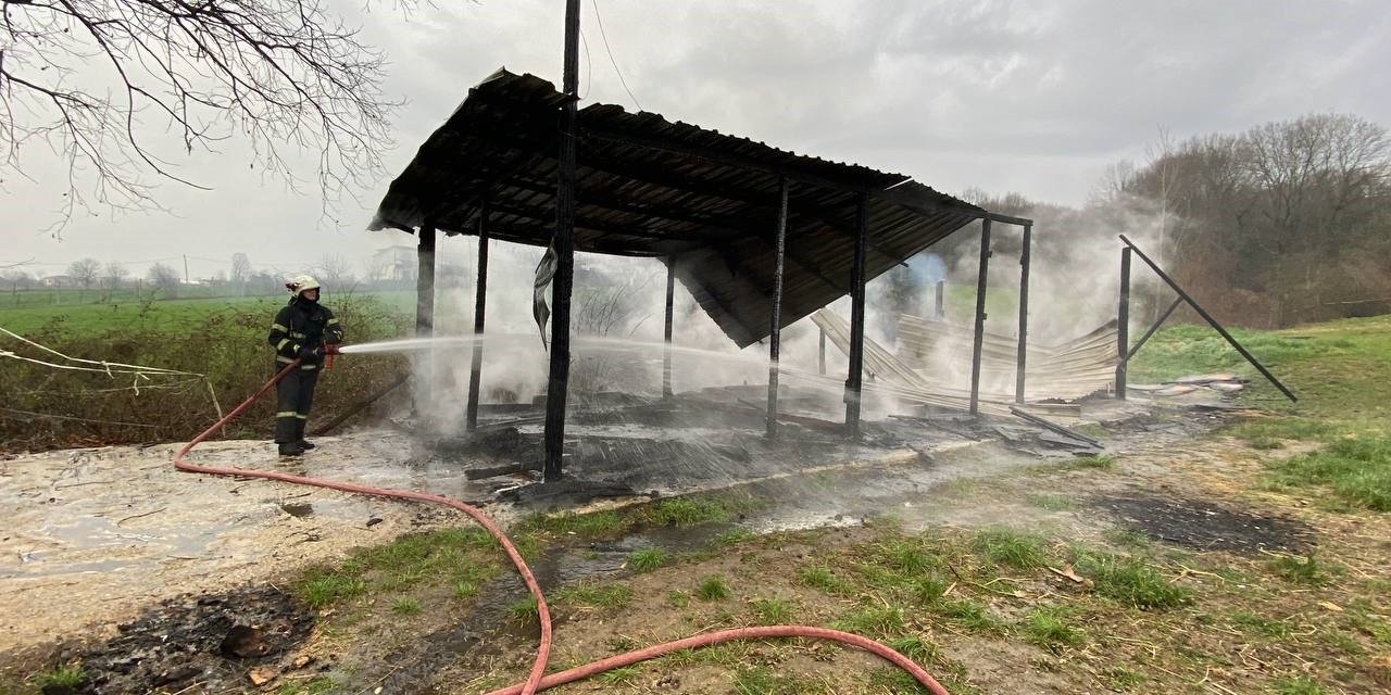 Boş barakada yangın çıktı