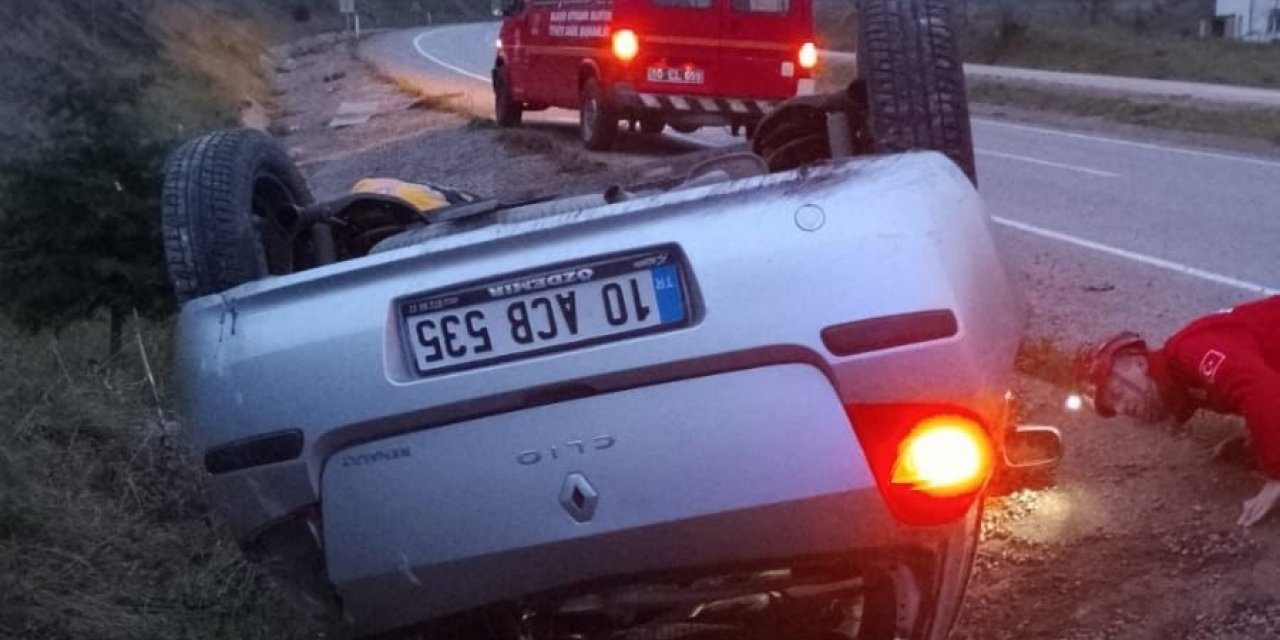 Gönen’de otomobil takla attı, 3 kişi yaralandı