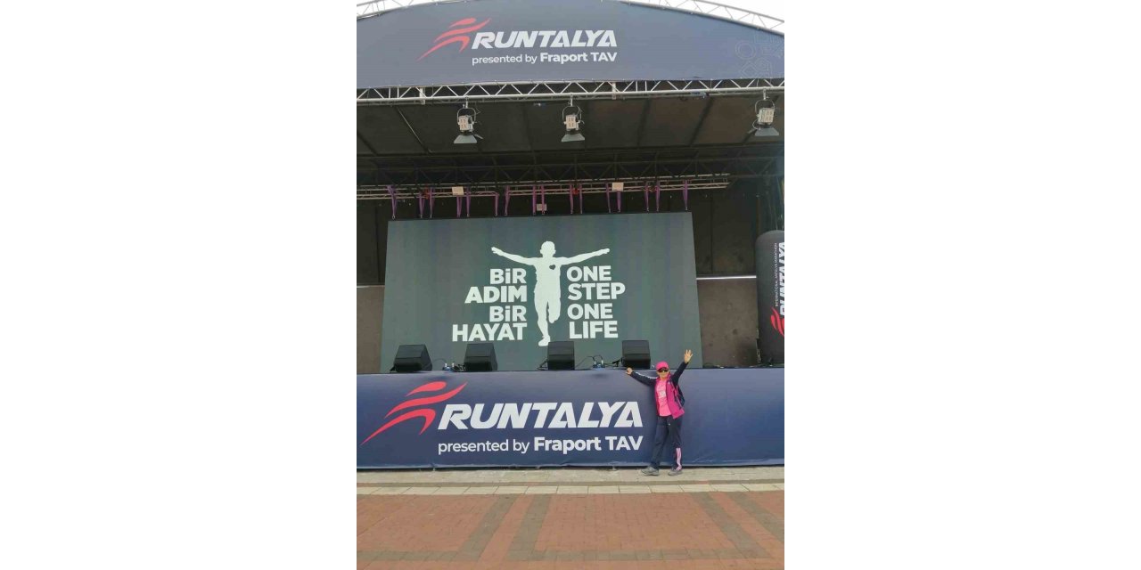 Nilgün öğretmen Antalya Maratonu’nda başarı elde etti