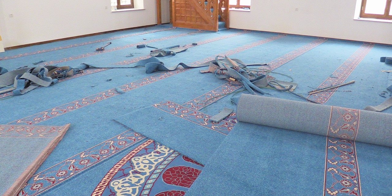 Tarihi Haydarçavuş Camiin halıları Demirci’den