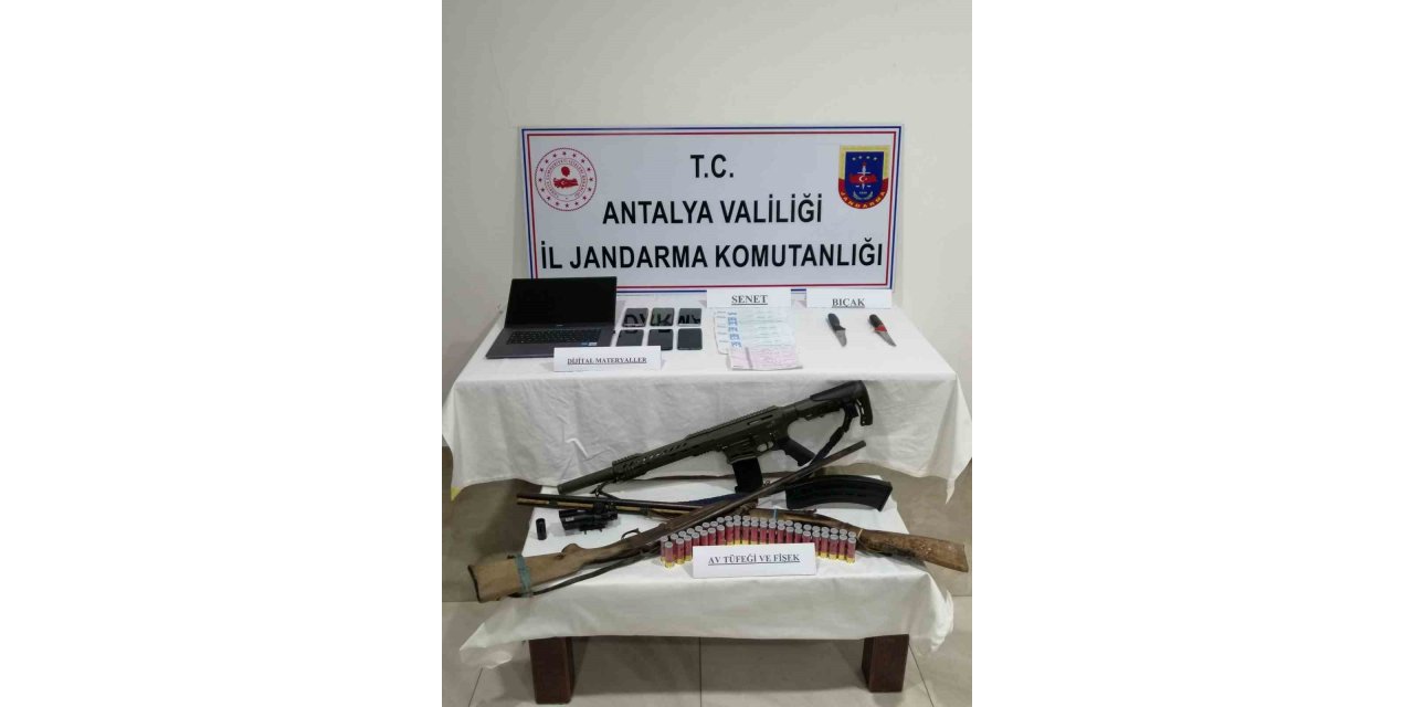Şantaj çetesine jandarma baskını
