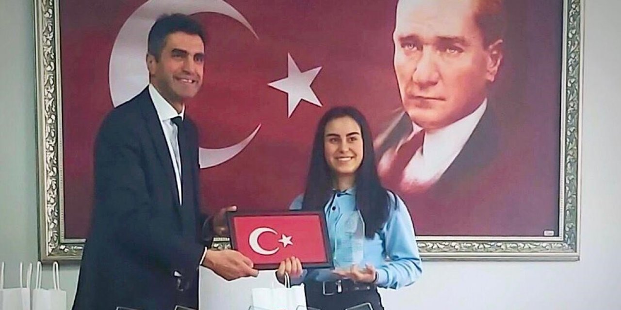 Eskişehir Ticaret Borsası Ortaokulu öğrencisi Yağmur Bilgiç Odunpazarı birincisi oldu