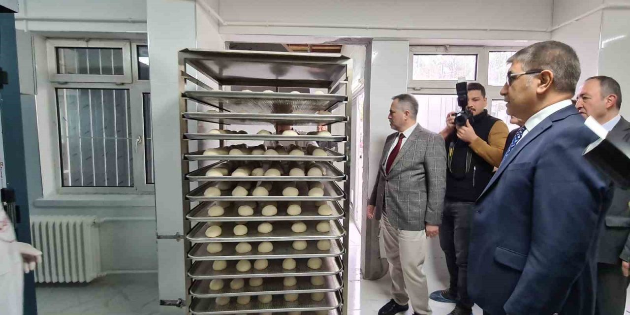 Öğrenciler günde 5 bin ekmek üretecek