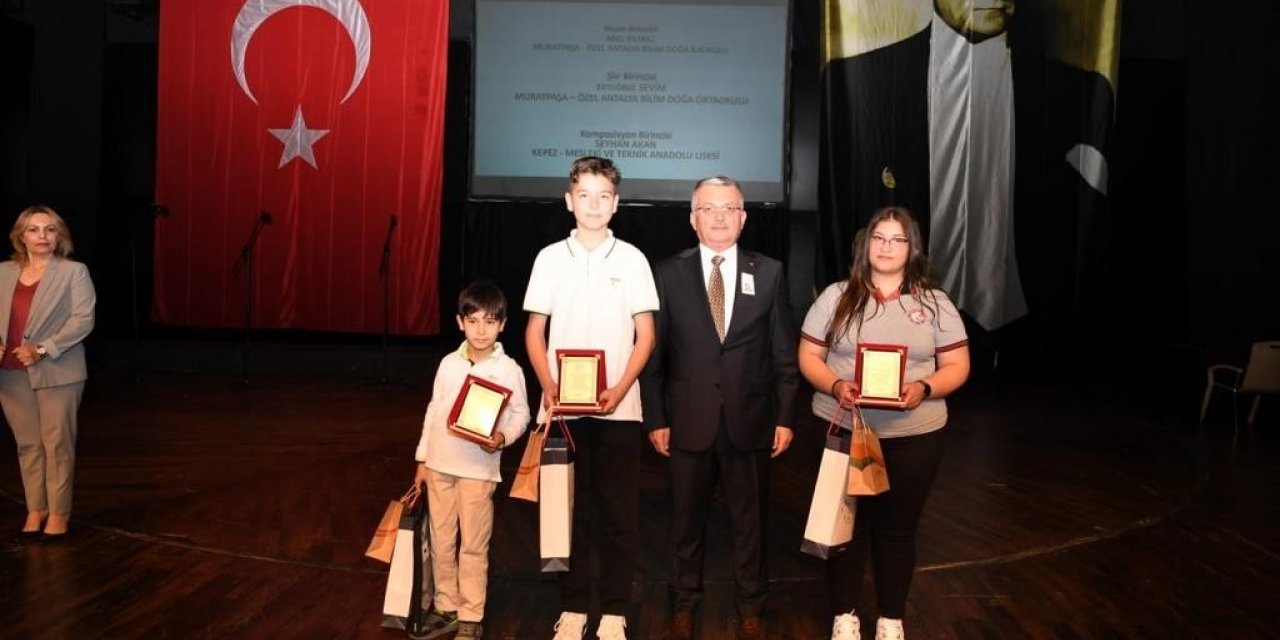 Atatürk’ün Antalya’ya gelişinin 93’üncü yıldönümü törenle kutlandı