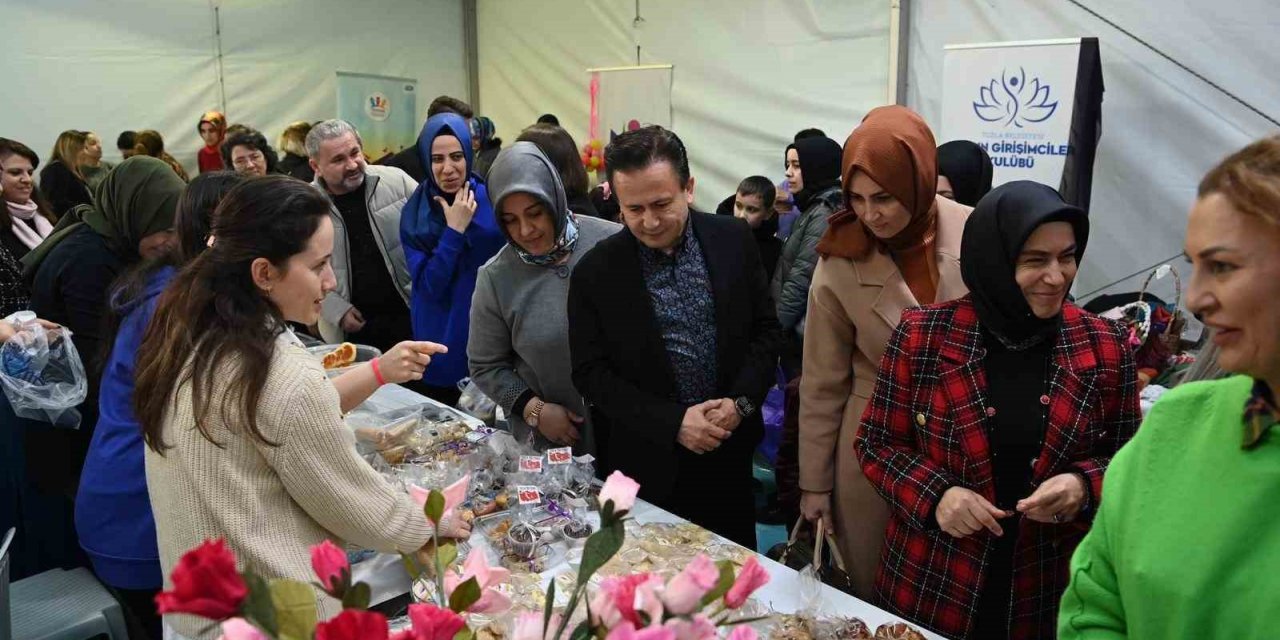 Tuzla’da el emeği ürünler depremzedeler için satıldı