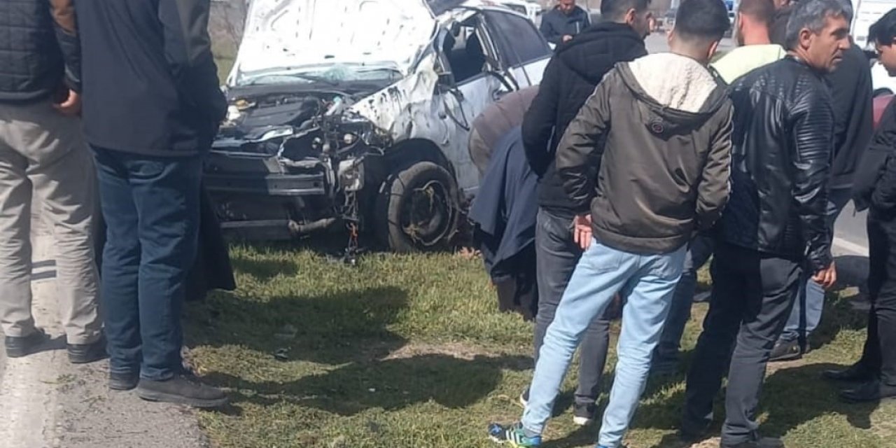 Otomobilin metrelerce takla attığı kaza güvenlik kamerasında